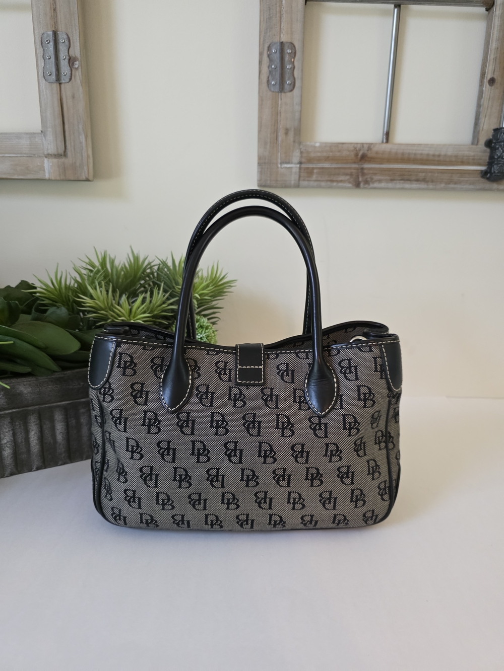 Dooney & Bourke Janine Satchel Crossbody Bag Matching Wallet Black Signature - Picture 4 of 15